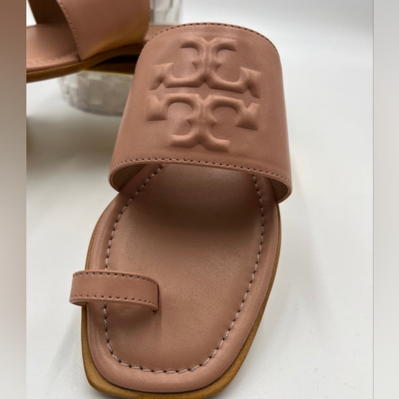AUTHENTIC TORY BURCH TOE RING TAN LEATHER SANDALS SIZE 6 - Picture 2 of 4